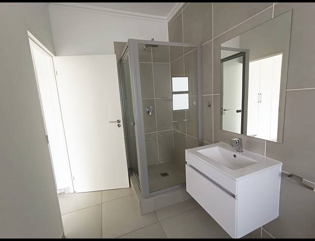 2 BEDROOM APARTMENT TO LET IN BALLITO CENTRAL